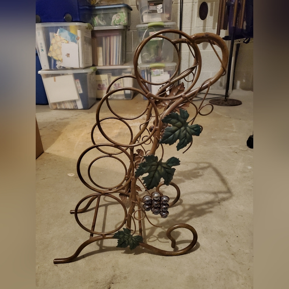 Grapes wine bottle rack